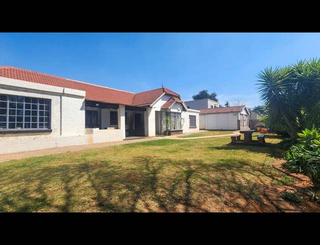 4 BEDROOM FREESTANDING FOR SALE IN BIRCHLEIGH